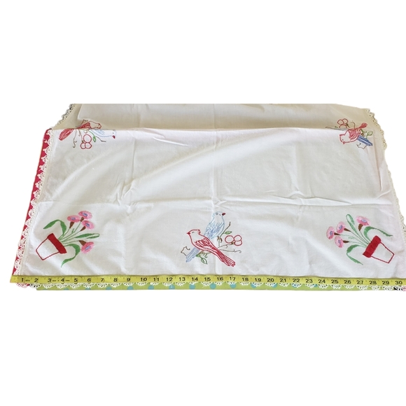 Vtg Hand Embroidery Table Topper Tablecloth Floral Birds Delicate Lace trim 30" - Picture 3 of 12